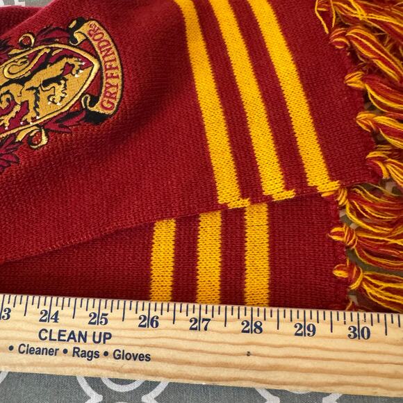 Harry Potter Gryffindor Scarf Embroidered Patch Winter Tassel Maroon Yellow - Picture 9 of 10